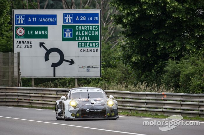 49: #88 Abu Dhabi Proton Competition Porsche 911 RSR: Khaled Al Qubaisi, Patrick Long, David Heinemeier Hansson