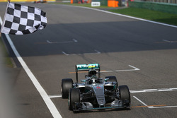 Sieger Nico Rosberg, Mercedes AMG F1 Team W07