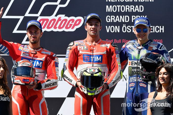 Podium: segundo, Andrea Dovizioso, Ducati Team, ganador, Andrea Iannone, Ducati Team, tercero, Jorge Lorenzo, Yamaha Factory Racing