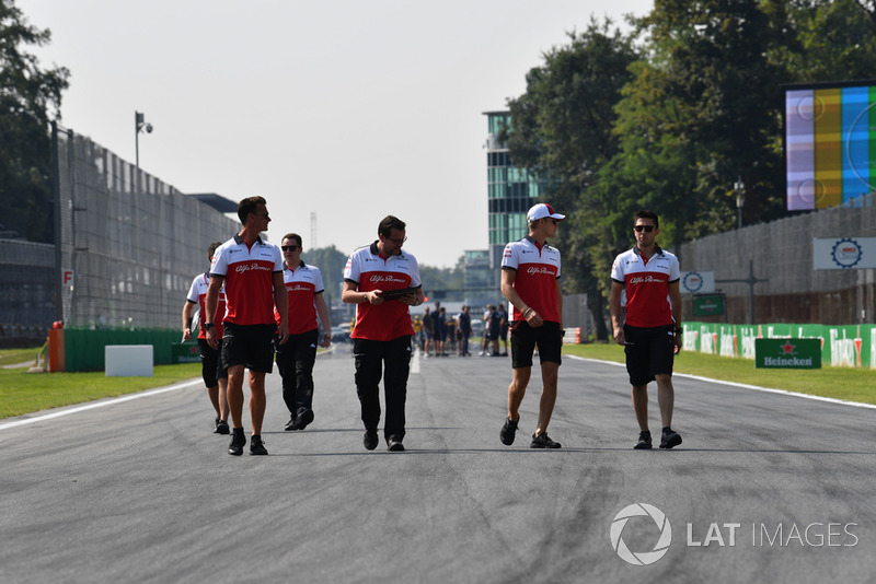 Marcus Ericsson, Sauber ispeziona il circuito
