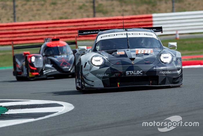 #88 Dempsey Proton Competition Porsche 911 RSR: Matteo Cairoli, Gianluca Roda, Giorgio Roda