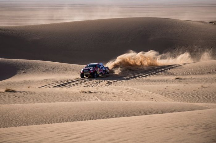 #304 Toyota Gazoo Racing: Giniel De Villiers, Alex Haro Bravo