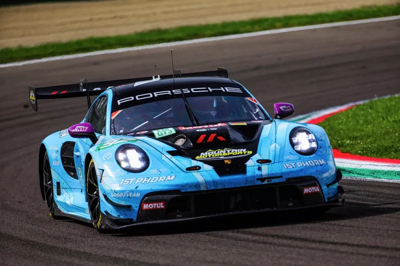 #92 Manthey 1St Phorm Porsche 911 GT3 R LMGT3 : Ryan Hardwick, Riccardo Pera, Richard Lietz