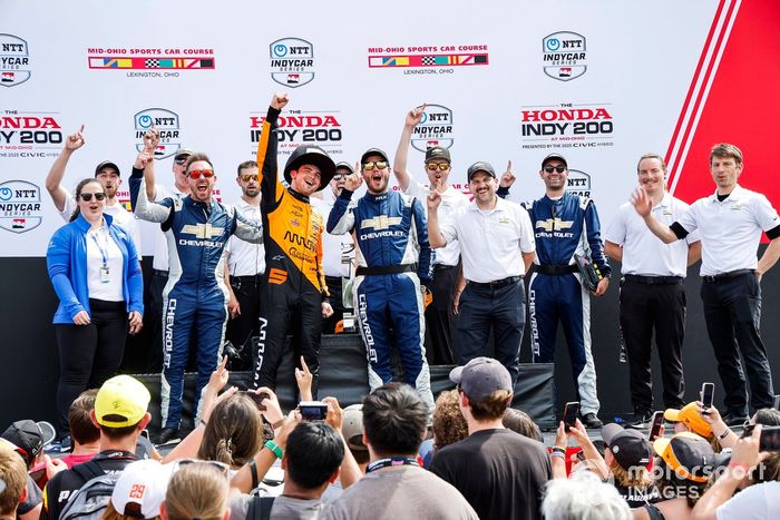 Patricio O'Ward, Arrow McLaren Chevrolet, podio, equipo, ingenieros Chevrolet Ilmor