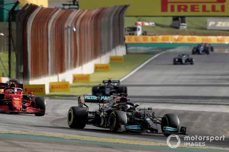 Lewis Hamilton, Mercedes W12, Charles Leclerc, Ferrari SF21