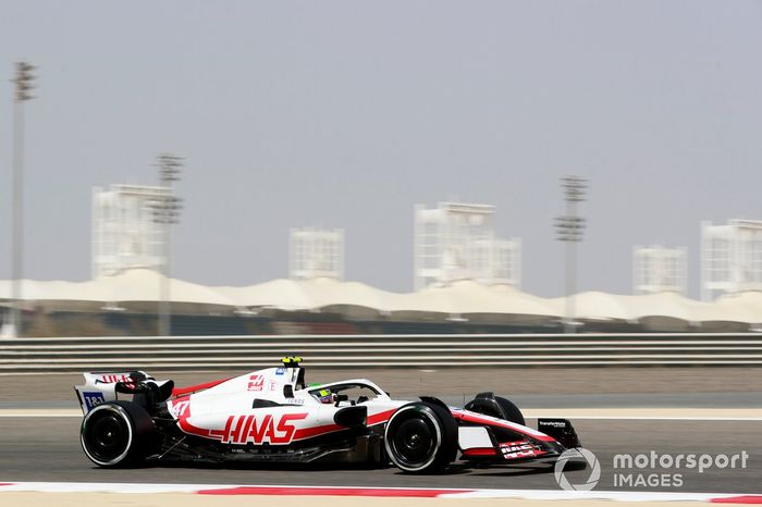Mick Schumacher, Haas VF-22
