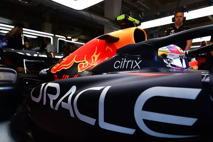 Sergio Pérez, Red Bull RB18