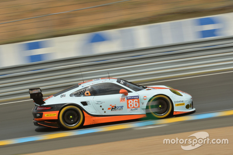 #86 Gulf Racing Porsche 911 RSR: Michael Wainwright, Ben Barker, Nick Foster