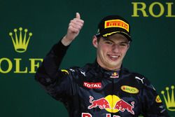 Max Verstappen, Red Bull Racing, célèbre sa troisième place sur le podium