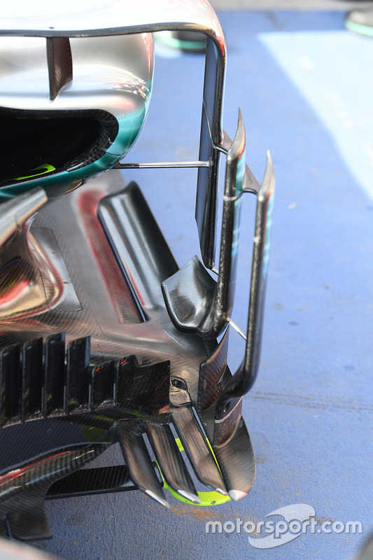 Детали понтона Mercedes F1 W08