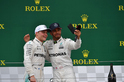 Valtteri Bottas, Mercedes AMG F1 and Lewis Hamilton, Mercedes AMG F1 on the podium