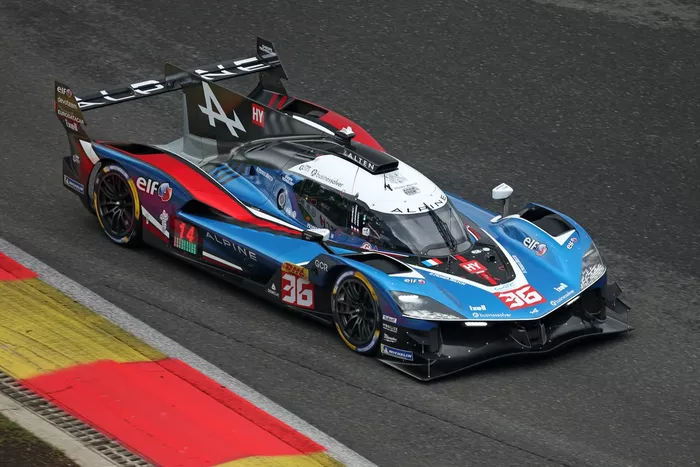 #36 Alpine Endurance Team Alpine A424: Jules Gounon, Frederic Makowiecki, Victor Martins