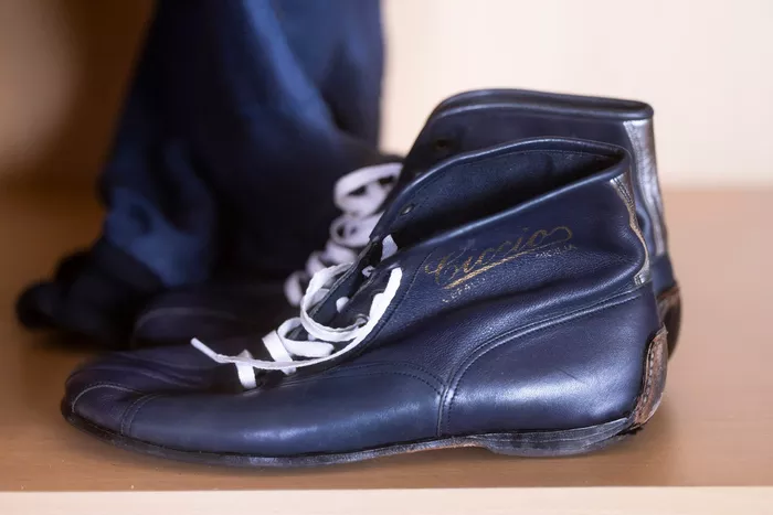 Shoes of Jacky Ickx, Genesis Magma Racing