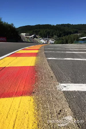Les vibreurs du virage de l'Eau Rouge