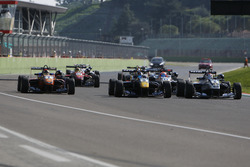 Mikkel Jensen, kfzteile24 Mücke Motorsport Dallara F312 Mercedes-Benz; Sérgio Sette Câmara, Motopa