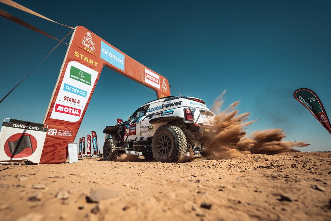 #217 X-raid Mini JCW Team Mini John Cooper Works Rally Plus: Krzysztof Holowczyc, Łukasz Kurzej