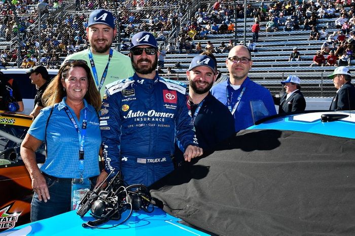 Martin Truex Jr., Joe Gibbs Racing, Toyota Camry Auto Owners Insurance meet and greet