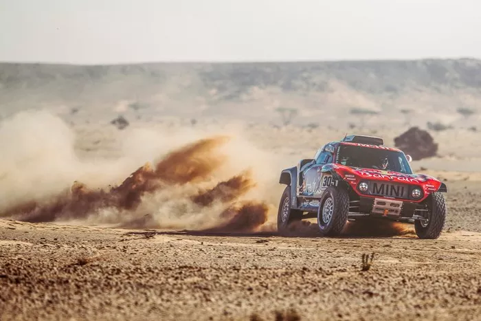 #305 JCW X-Raid Team: Carlos Sainz, Lucas Cruz