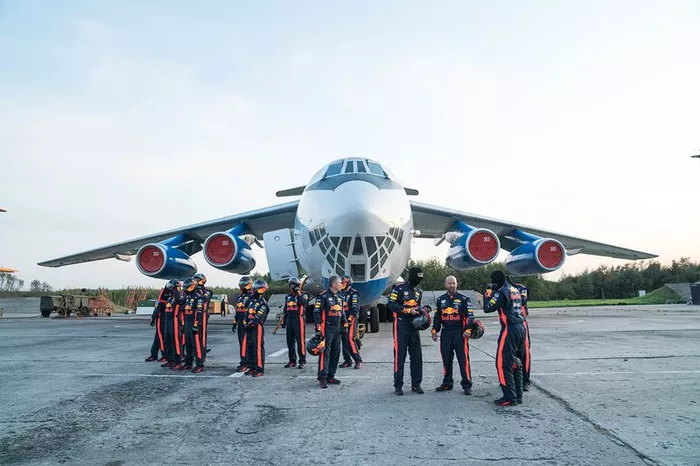 Red Bull Zero-G pit stop
