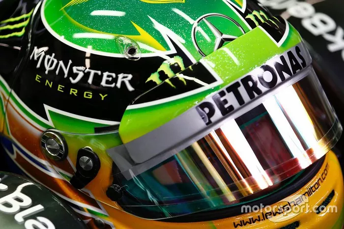 Capacete de Lewis Hamilton, Mercedes