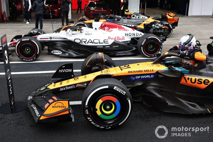 Lando Norris, McLaren, Oscar Piastri, McLaren, Max Verstappen, Red Bull Racing