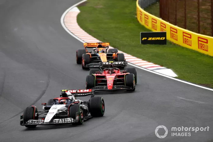 Yuki Tsunoda, AlphaTauri AT04, Carlos Sainz, Ferrari SF-23, Oscar Piastri, McLaren MCL60