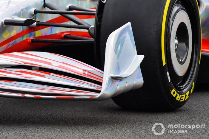 Detalle del alerón delantero del coche de Fórmula 1 2022