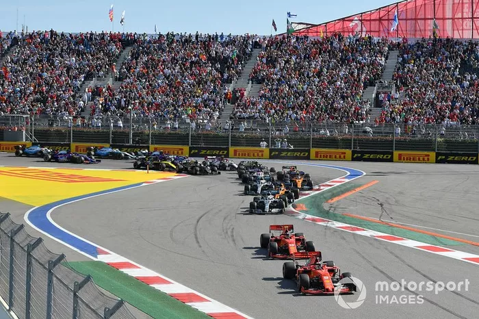Sebastian Vettel, Ferrari SF90, Charles Leclerc, Ferrari SF90, Lewis Hamilton, Mercedes AMG F1 W10, Carlos Sainz Jr., McLaren MCL34, Valtteri Bottas, Mercedes AMG W10