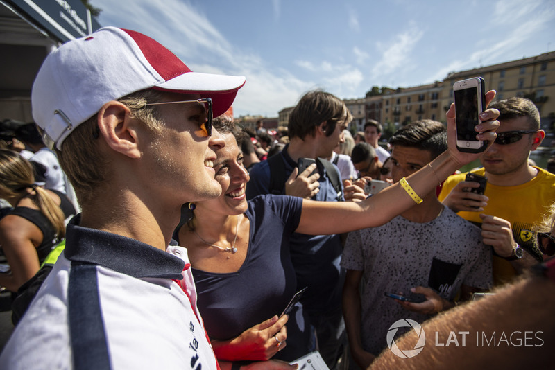 Marcus Ericsson, Sauber fans selfie