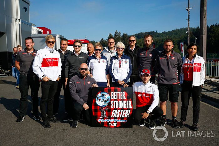 Mensaje de animo al piloto de IndyCar, Robert Wickens, Peter Crolla, Haas, Marcus Ericsson, Sauber, Emmanel Esnault, McLaren, Frederic Vasseur, Team Principal, Sauber, Anne Bradshaw, y Charles Leclerc, Sauber