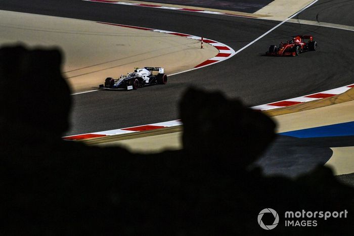 Nicholas Latifi, Williams FW43, Sebastian Vettel, Ferrari SF1000