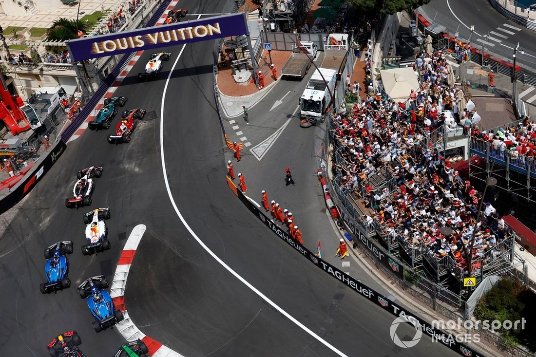 Lewis Hamilton, Ferrari, Fernando Alonso, Aston Martin Racing, Esteban Ocon, Haas F1 Team, Isack Hadjar, Racing Bulls Team