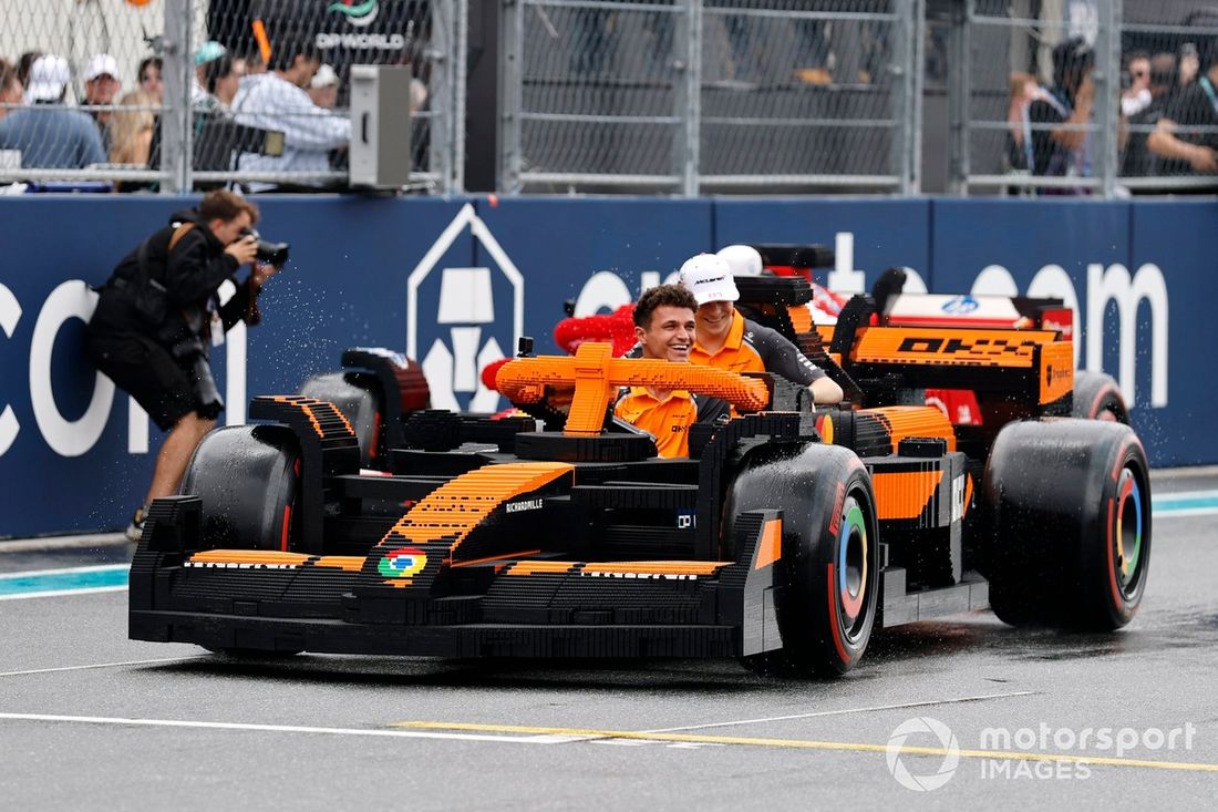 Lando Norris, McLaren, Oscar Piastri