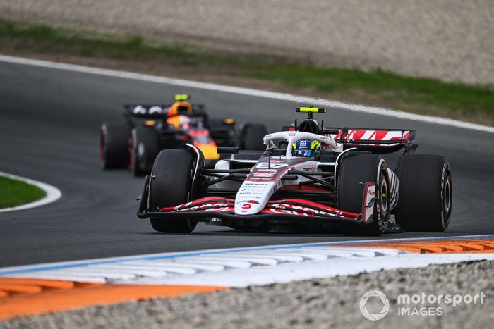 Oliver Bearman, Haas F1 Team, Yuki Tsunoda, Red Bull Racing Team