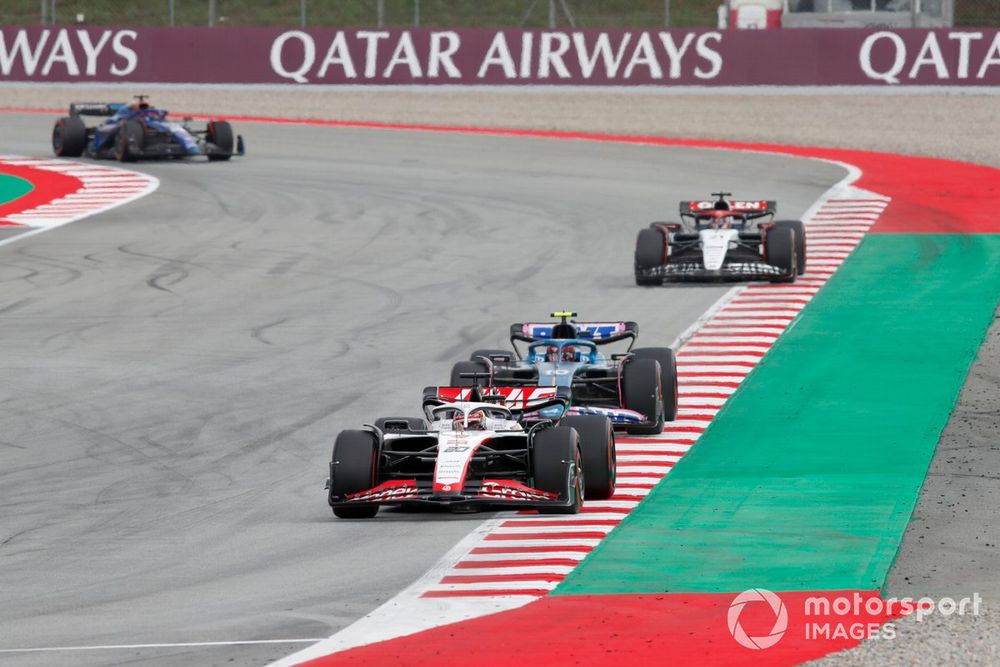 Kevin Magnussen, Haas VF-23, Pierre Gasly, Alpine A523, Nyck de Vries, AlphaTauri AT04