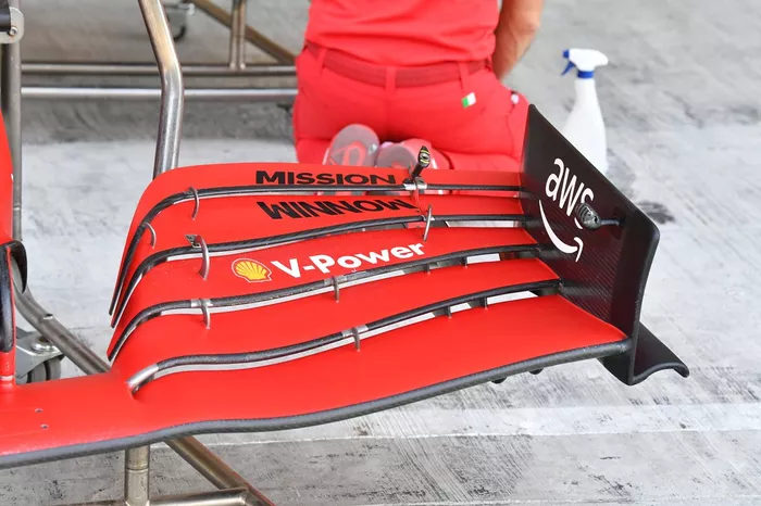 Detalle del alerón delantero del Ferrari SF21