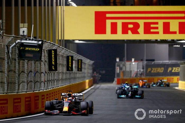 Max Verstappen, Red Bull Racing RB16B, Lewis Hamilton, Mercedes W12