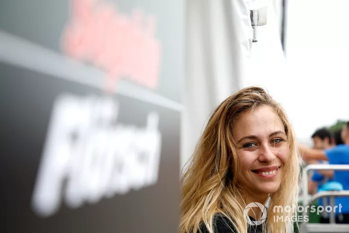 Sophia Flörsch, Van Amersfoort Racing