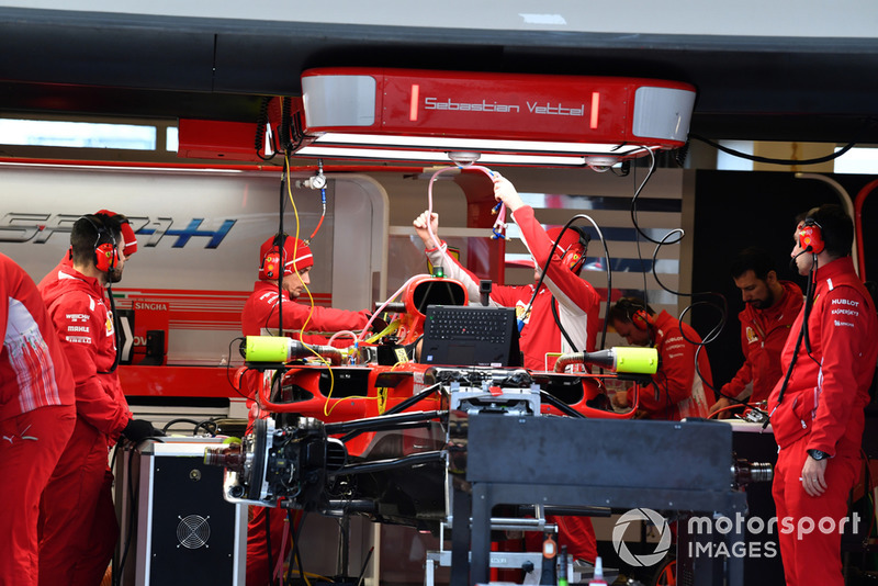 La Ferrari SF-71H dans le garage