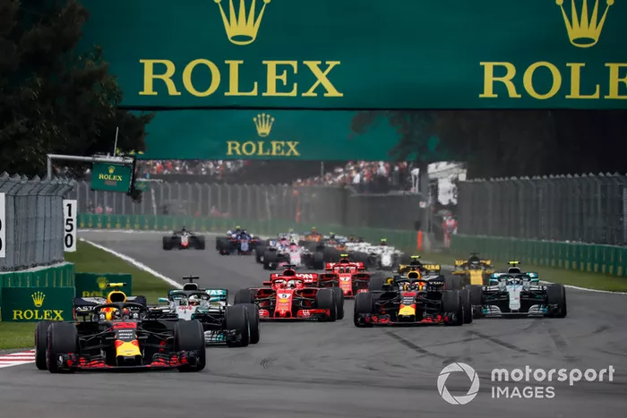 Max Verstappen, Red Bull Racing RB14, Lewis Hamilton, Mercedes AMG F1 W09 EQ Power+ y Daniel Ricciardo, Red Bull Racing RB14 