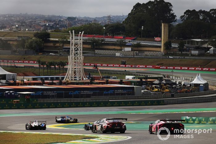 #85 Iron Dames Lamborghini Huracan LMGT3 Evo2: Sarah Bovy, Rahel Frey, Michelle Gatting