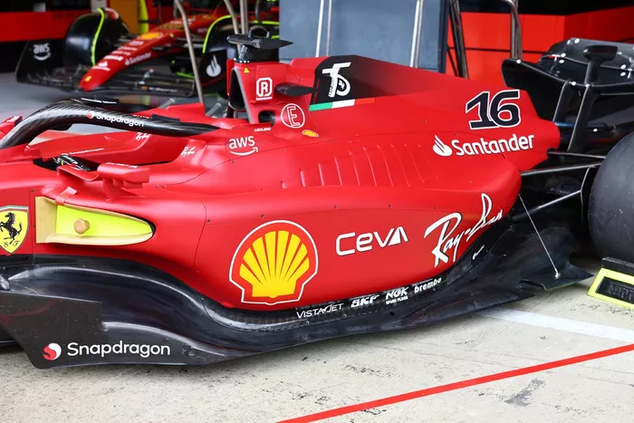 Detalle lateral del Ferrari F1-75