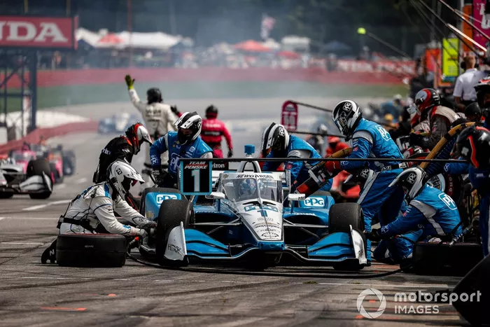 Josef Newgarden, Team Penske Chevrolet, pit stop