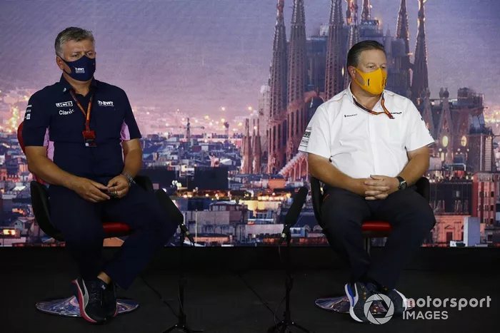 Otmar Szafnauer, Director del equipo y CEO, Racing Point y Zak Brown, Director Ejecutivo, McLaren 