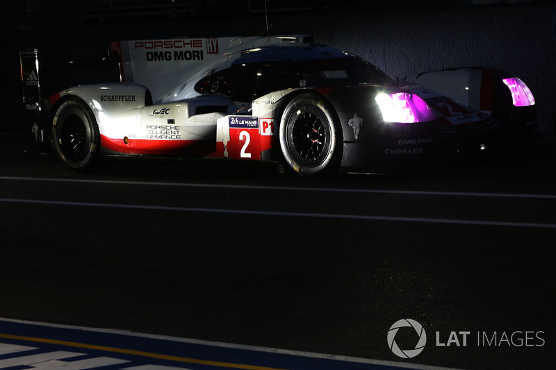 #2 Porsche Team Porsche 919 Hybrid : Timo Bernhard, Earl Bamber, Brendon Hartley