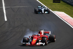 Кімі Райкконен, Ferrari SF70H, Валттері Боттас, Mercedes AMG F1 W08