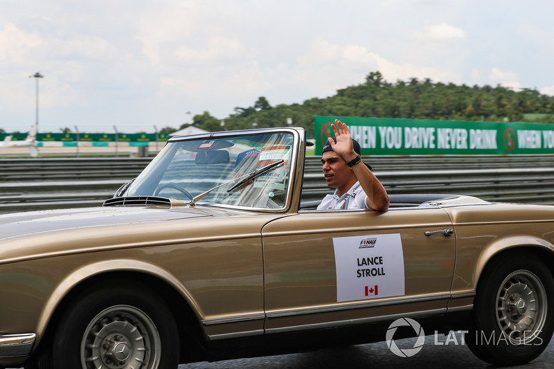 Lance Stroll, Williams on the drivers parade