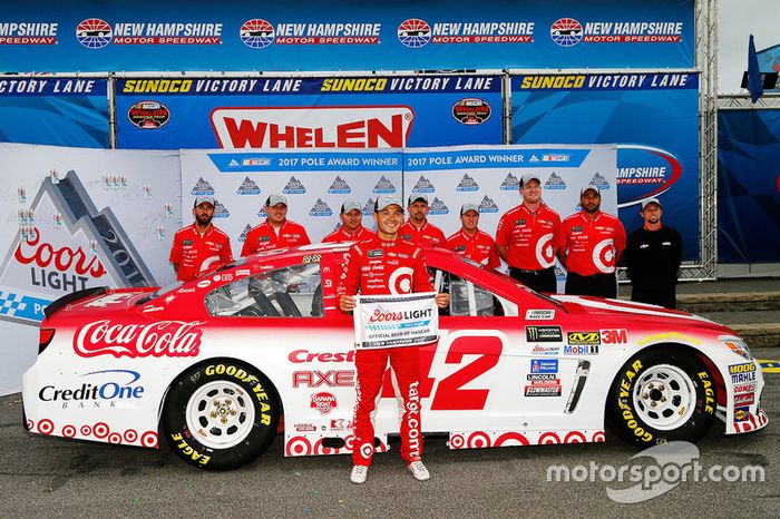 Ganador de la pole Kyle Larson, Chip Ganassi Racing Chevrolet
