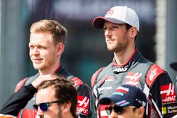 Kevin Magnussen, Haas F1 Team, and Romain Grosjean, Haas F1 Team