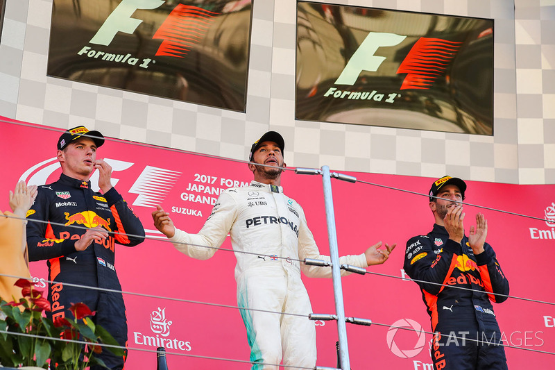 Race winner Max Verstappen, Red Bull Racing Lewis Hamilton, Mercedes AMG F1 and Daniel Ricciardo, Red Bull Racing celebrate on the podium